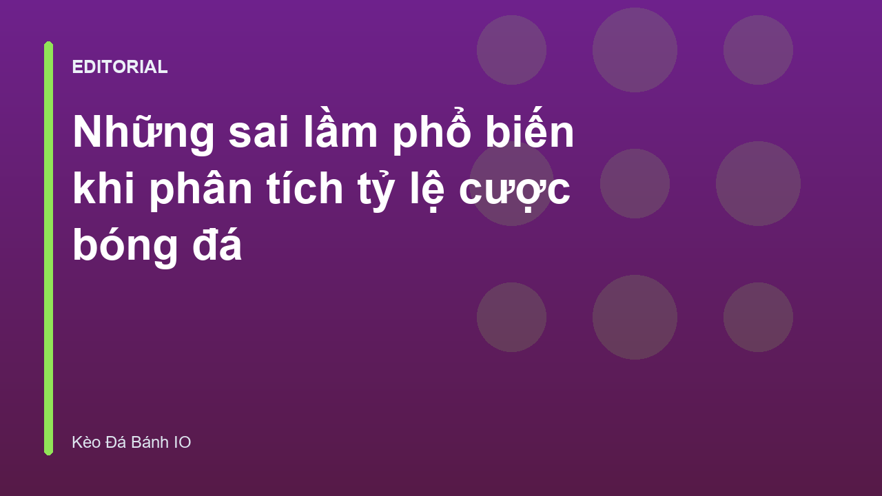 Người chơi đang phân tích các con số trên bảng tỷ lệ cược